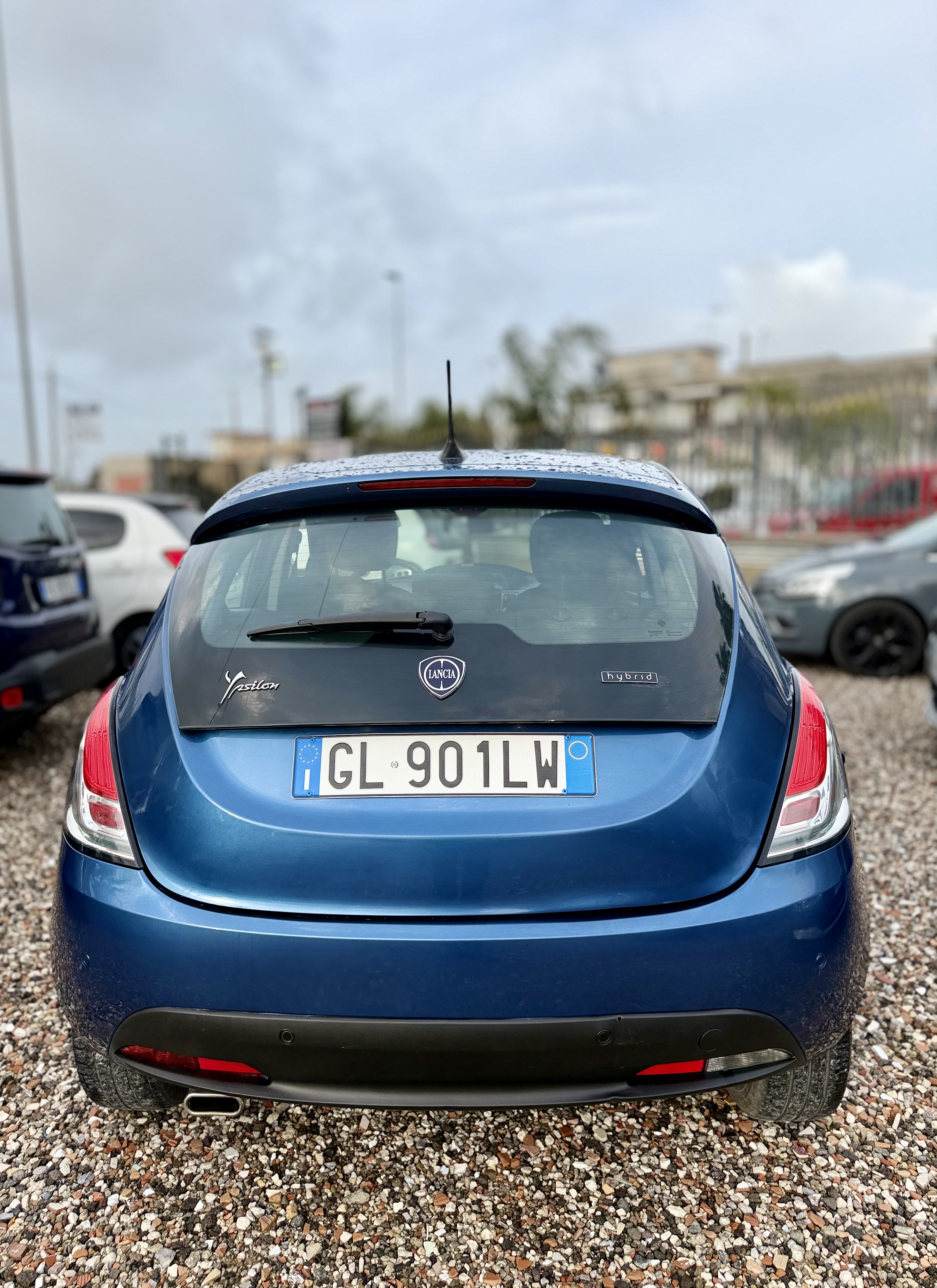 Lancia Ypsilon 1.0 Hybrid Alberta Ferretti