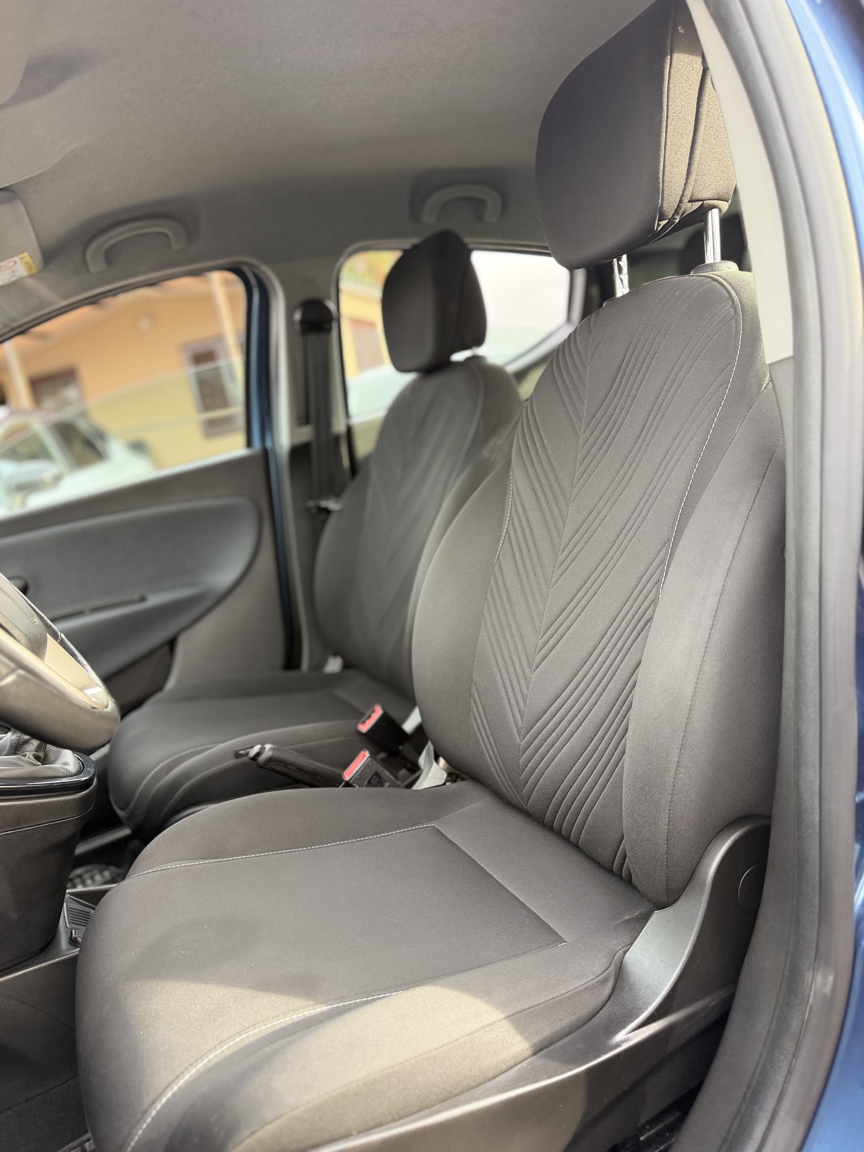 Lancia Ypsilon 1.0 Hybrid Alberta Ferretti