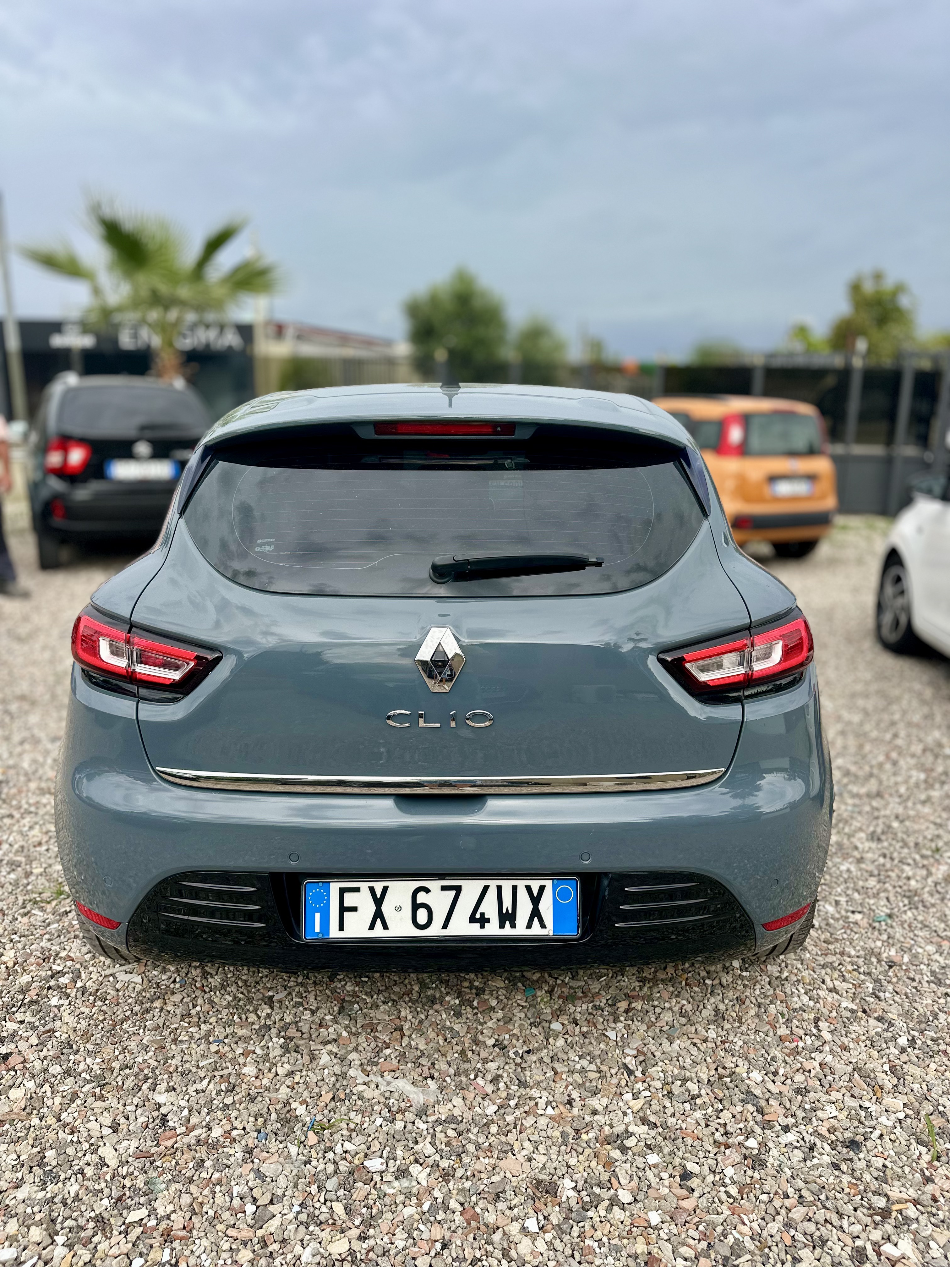 Renault Clio 1.5 dCi 75 CV Moschino Intense